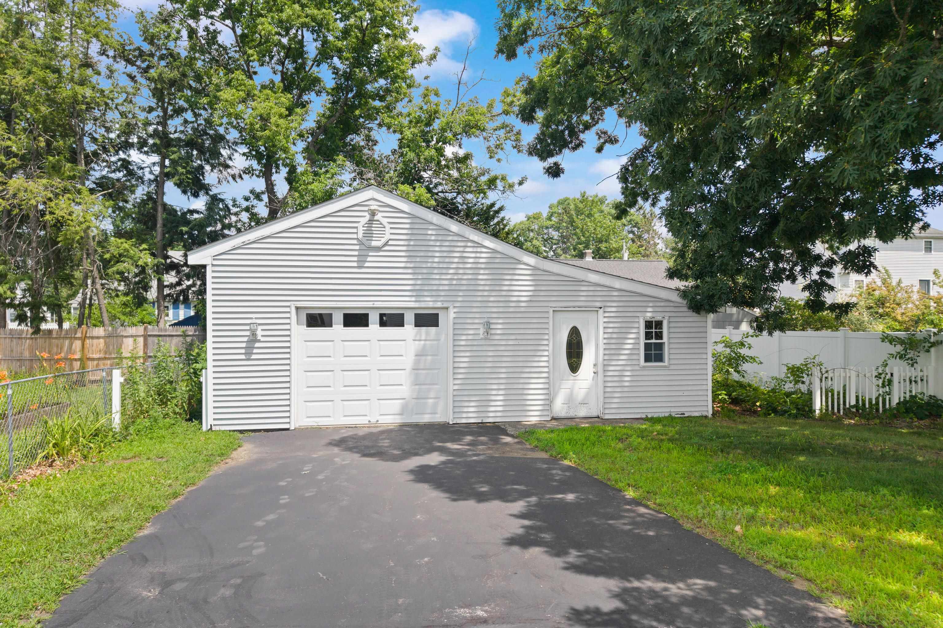 196 Dewey Street