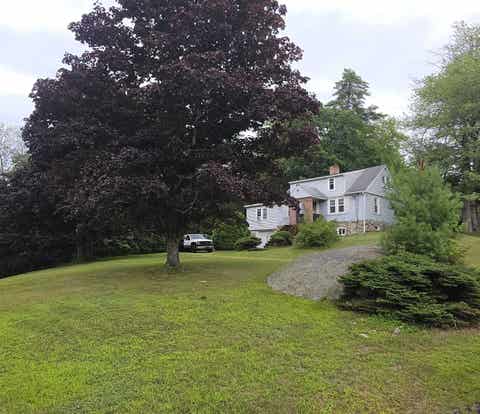 Photo of 115 Hovey Road, Londonderry, NH 03053 (MLS # 5101775)