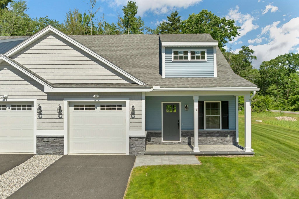 Photo of 4 Cameron Court #4, Hampstead, NH 03841 (MLS # 5110934)