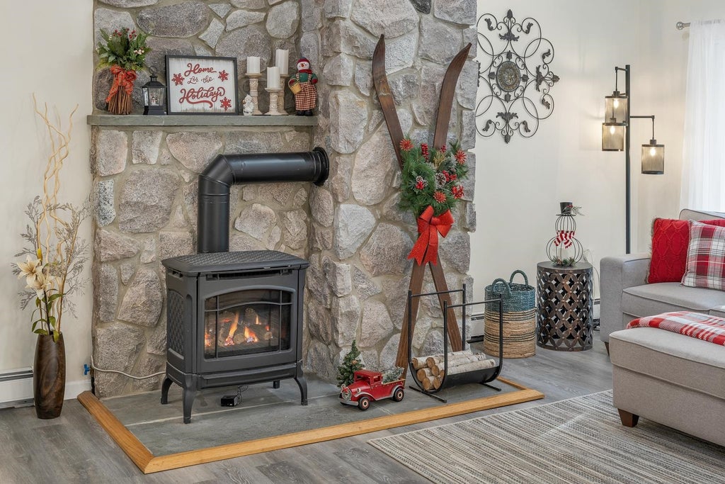 Photo of 52 Meadow Lane, Belmont, NH 03220 (MLS # 5113736)