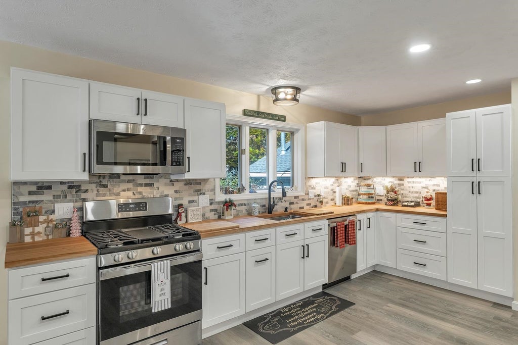 Photo of 52 Meadow Lane, Belmont, NH 03220 (MLS # 5113736)