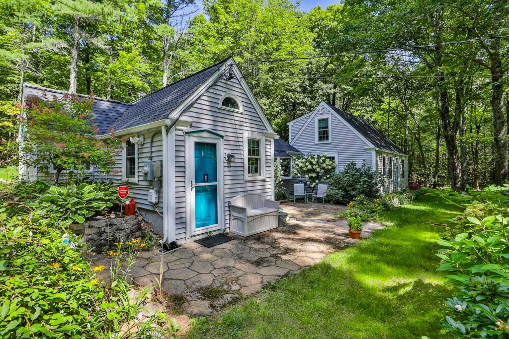 Photo of 8 Putnam Hill Road, Wilton, NH 03086 (MLS # 5110151)