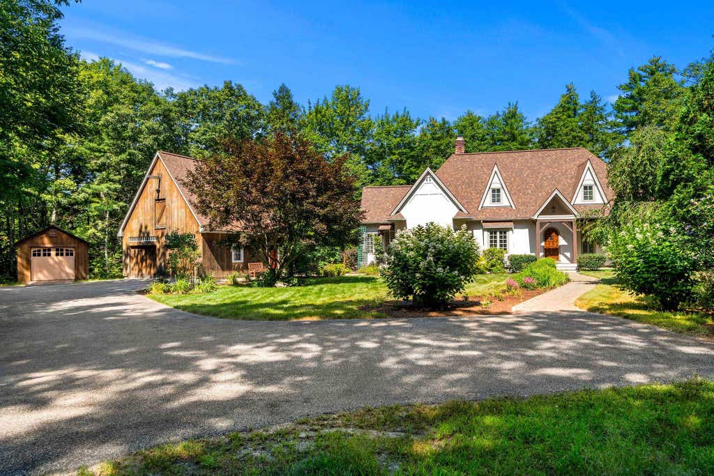 Photo of 3 Rebekahs Way, Hollis, NH 03049 (MLS # 5105546)