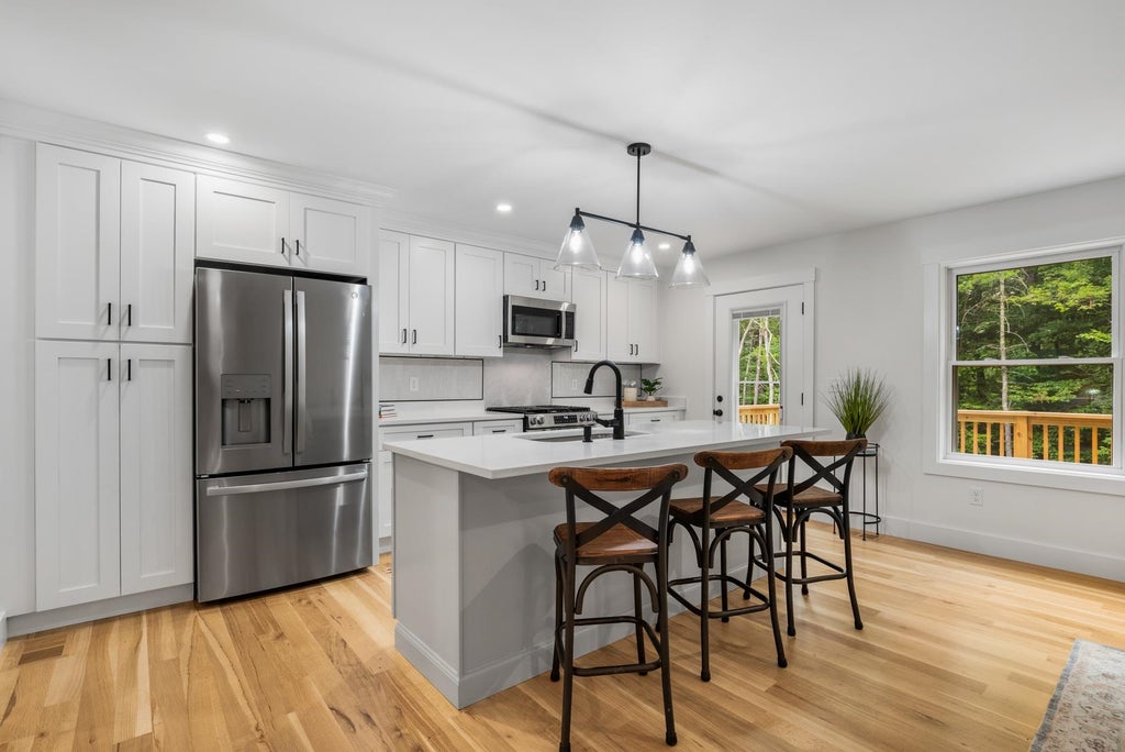 Photo of 102 Jenness Road #B, Epping, NH 03042 (MLS # 5115698)