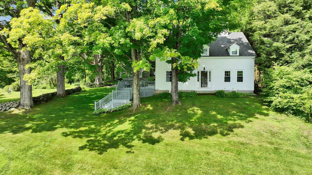 Photo of 810 West Main Street, Hillsborough, NH 03244 (MLS # 5103498)