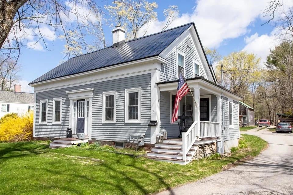Photo of 33 Exeter Road, Hampton, NH 03842 (MLS # 5102298)