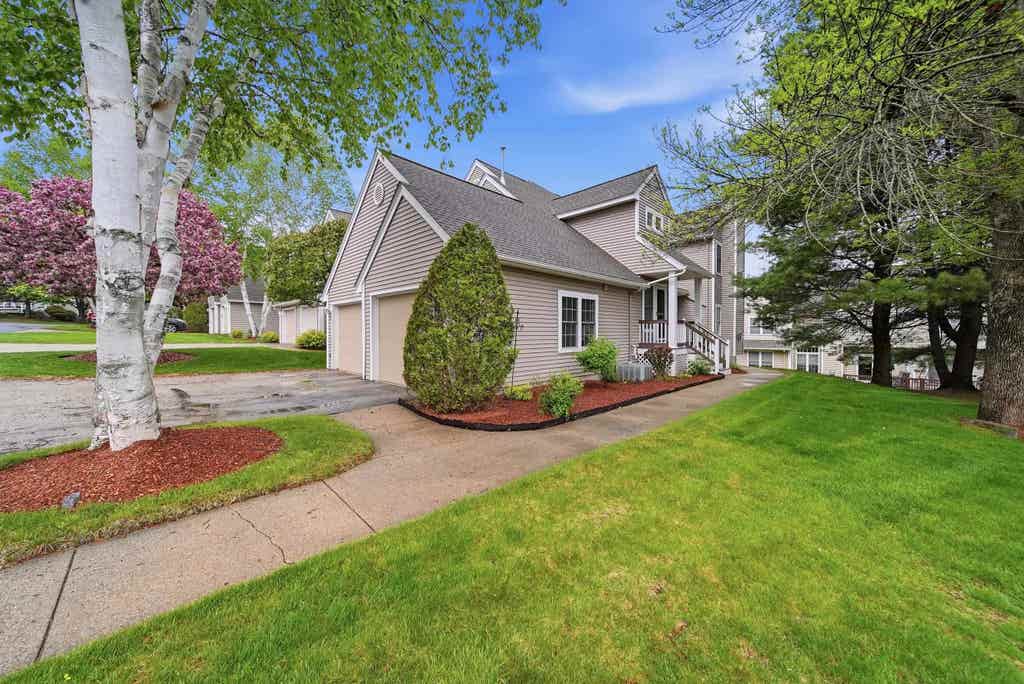 Photo of 47 Reed Drive, Bedford, NH 03110 (MLS # 5089093)