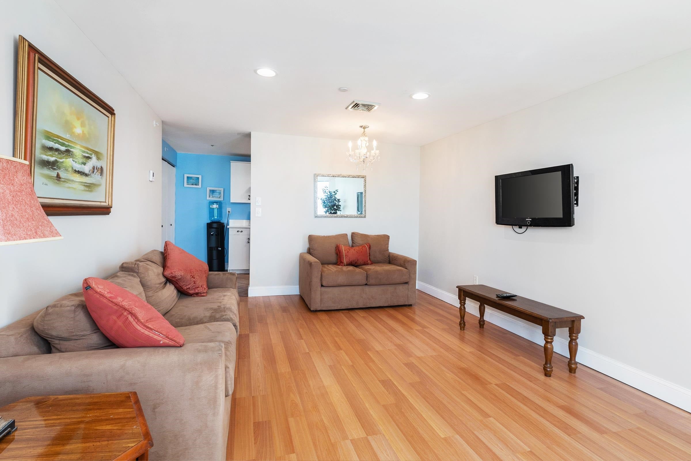 567 Ocean Boulevard 205