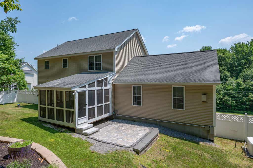 Photo of 7 Tracie Lane, Weare, NH 03281 (MLS # 5102800)