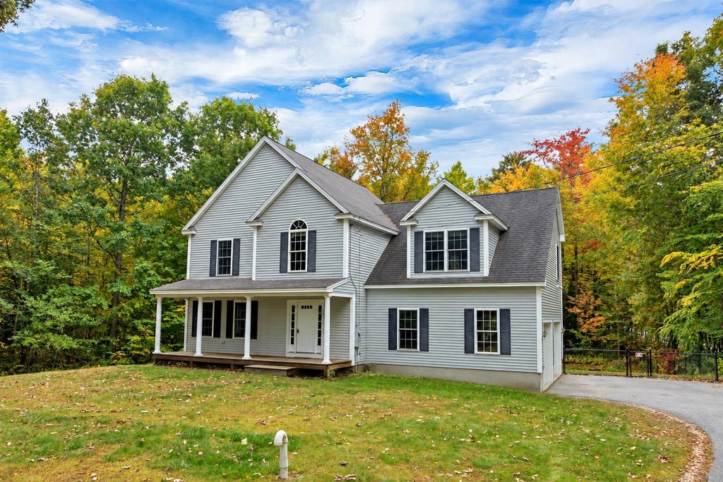 Photo of 24 Chestnut Drive, Allenstown, NH 03275 (MLS # 5112968)