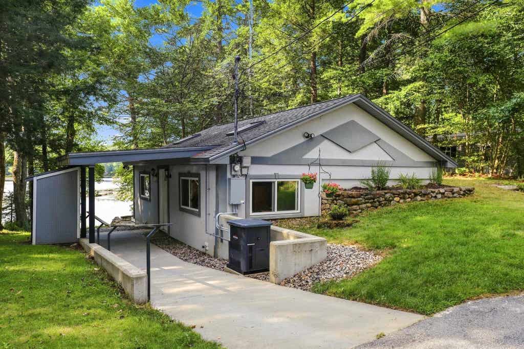 Photo of 213 Long Pond Road, Northwood, NH 03261 (MLS # 5104558)