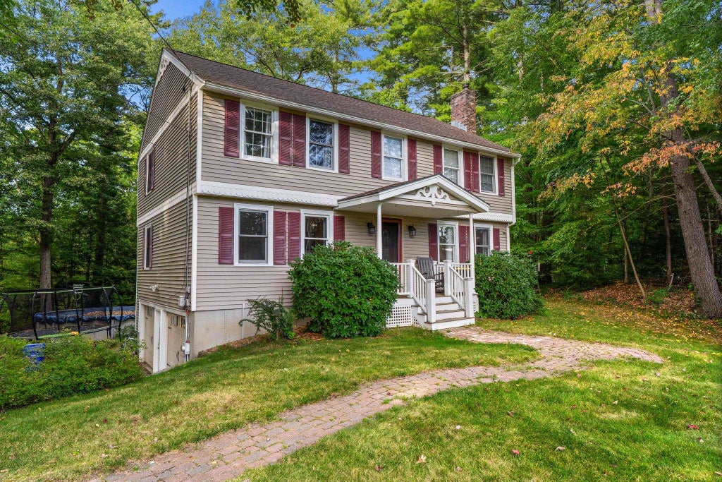 Photo of 26 Holts Point Road, Hampstead, NH 03841 (MLS # 5111817)