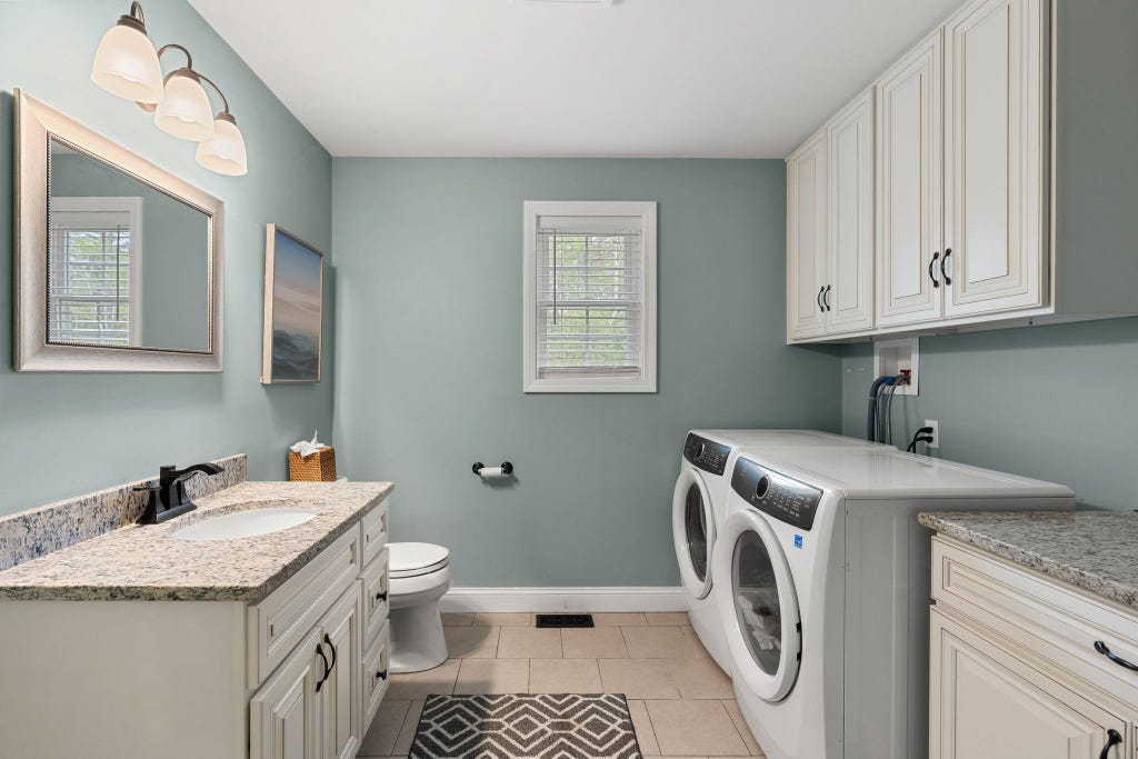 Photo of 32 Dennison Avenue, Salem, NH 03079 (MLS # 5088191)
