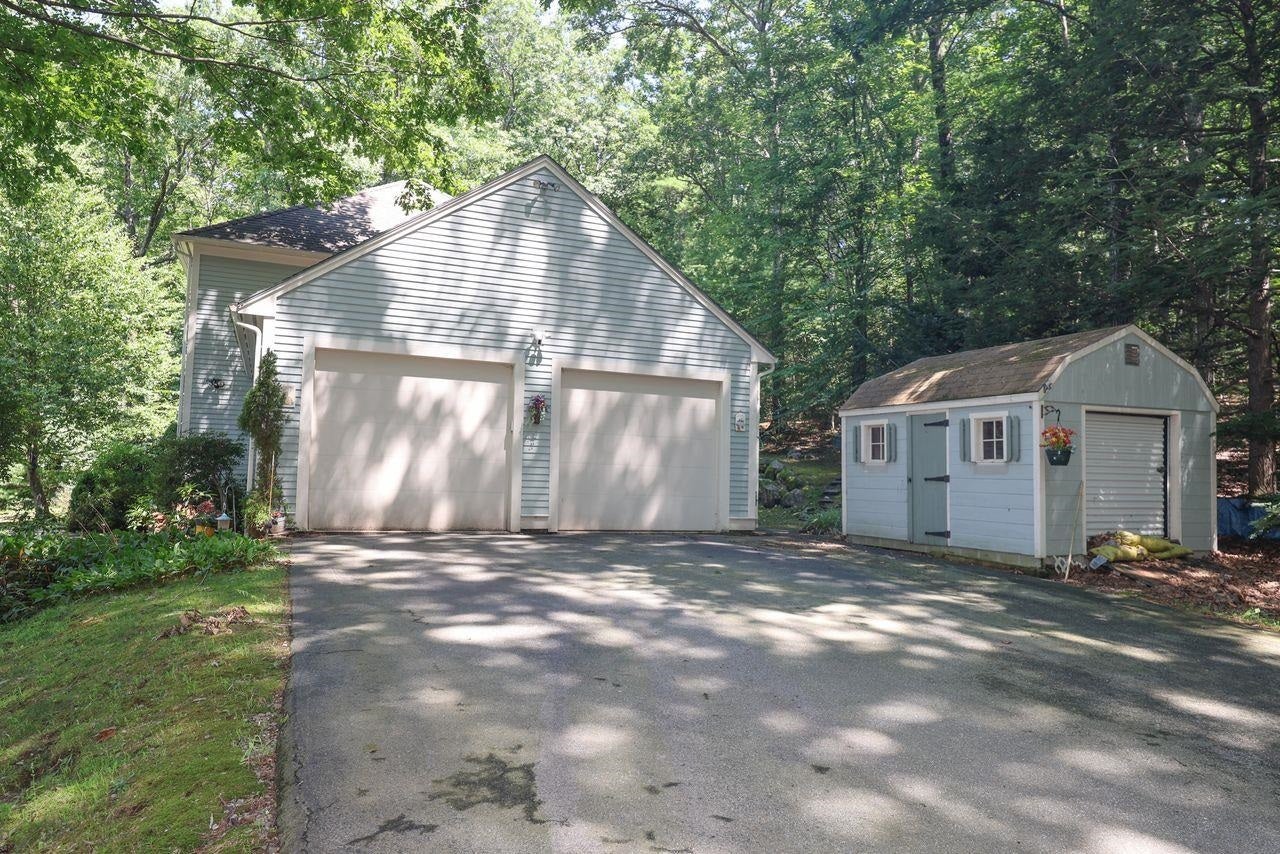 23 Lorisa Lane