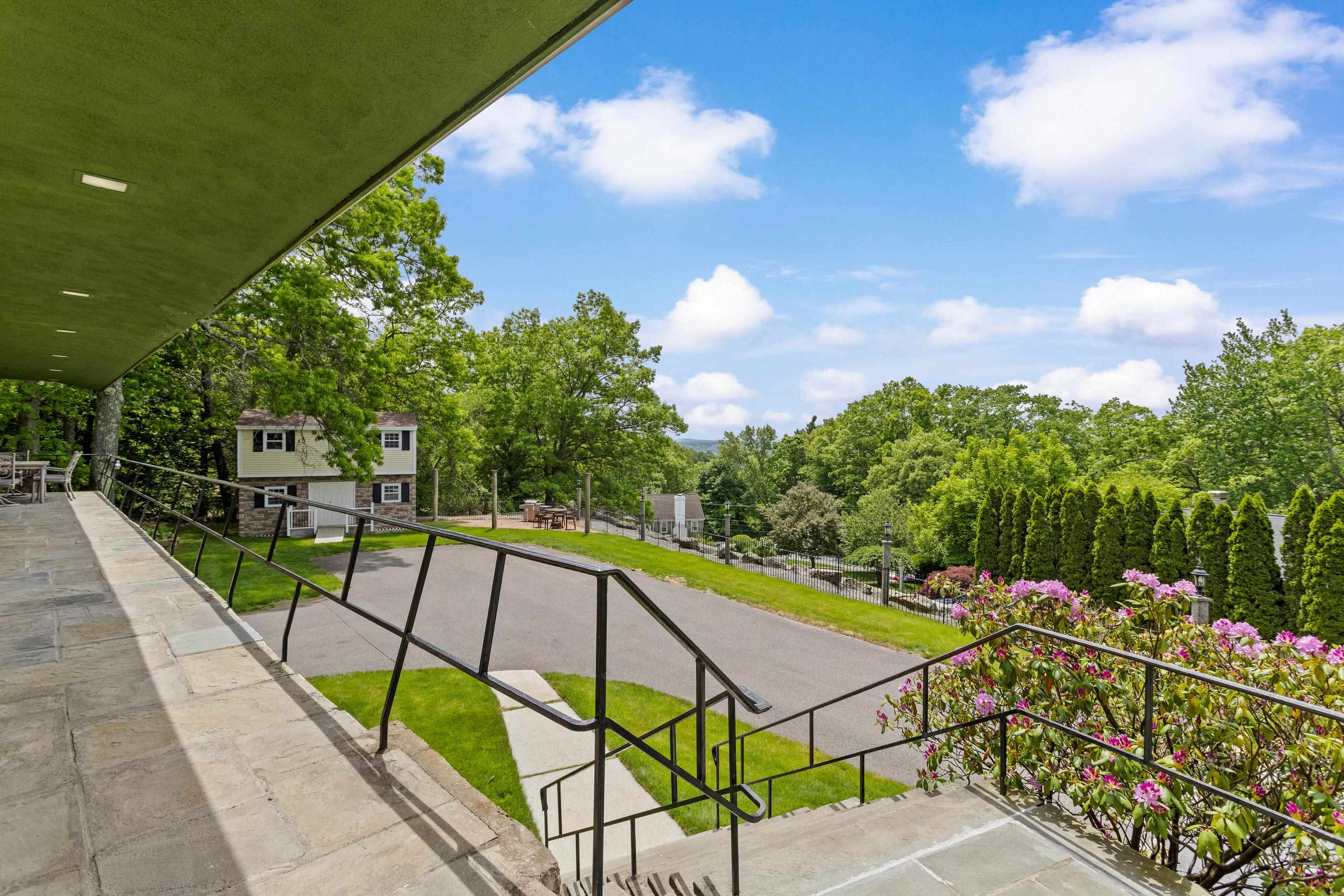 33 High Ridge Road
