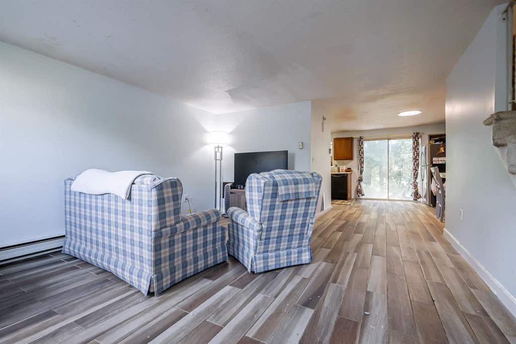 Photo of 7 Fieldstone Drive, Londonderry, NH 03053 (MLS # 5103891)