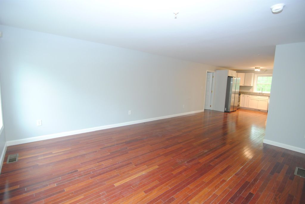 Photo of 75 Overlook Circle, Hudson, NH 03051 (MLS # 5090816)