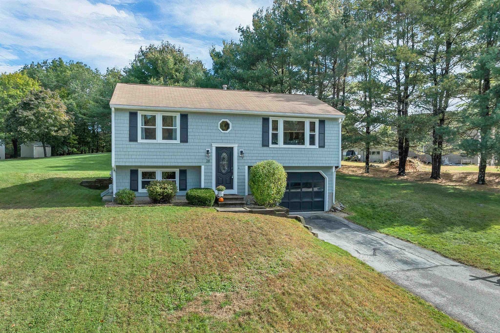 Photo of 28 Killian Drive #Unit: U-39, Nashua, NH 03062 (MLS # 5112641)