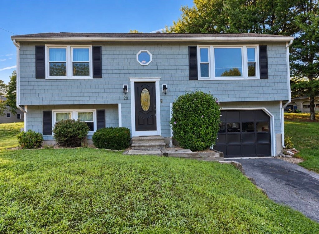 Photo of 28 Killian Drive #Unit: U-39, Nashua, NH 03062 (MLS # 5112641)