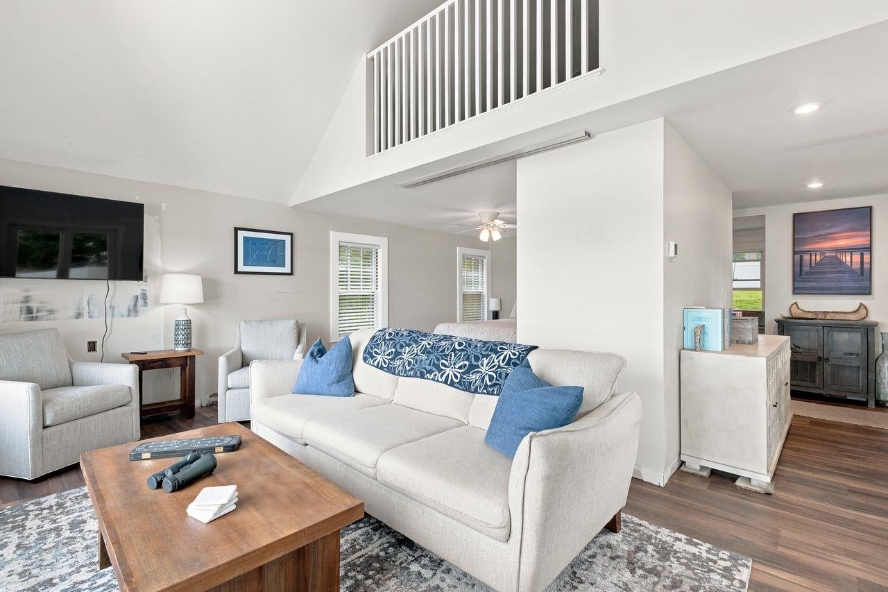 10 Silver Lake Drive