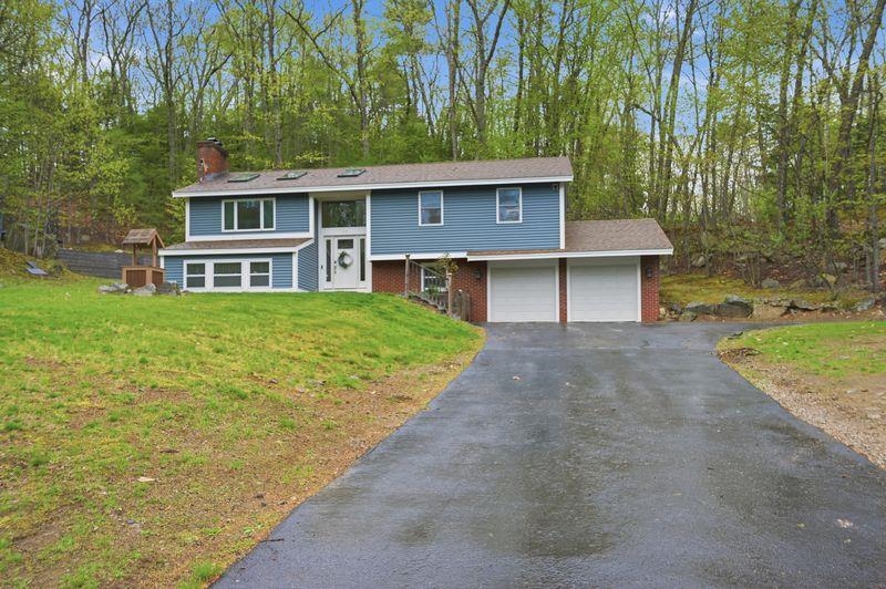 10 Hillside Road