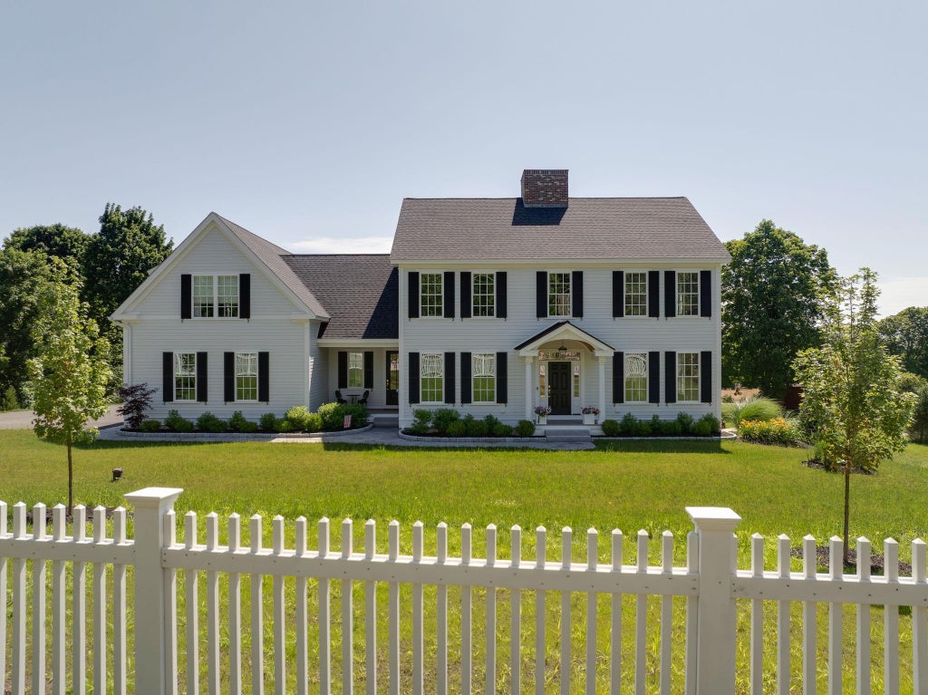 Photo of 88 Main Street, Hollis, NH 03049 (MLS # 5104009)