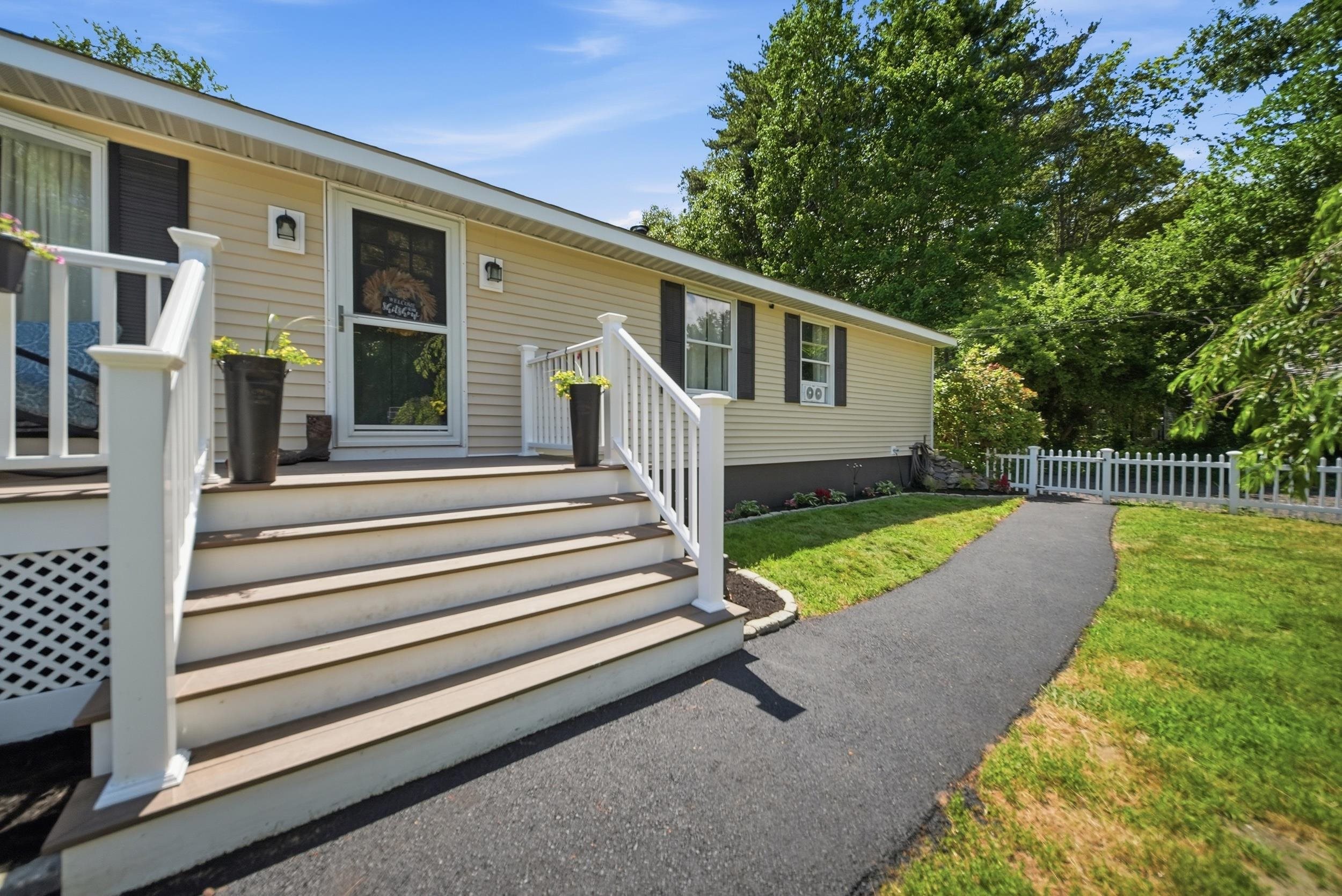 4b Whittier Drive