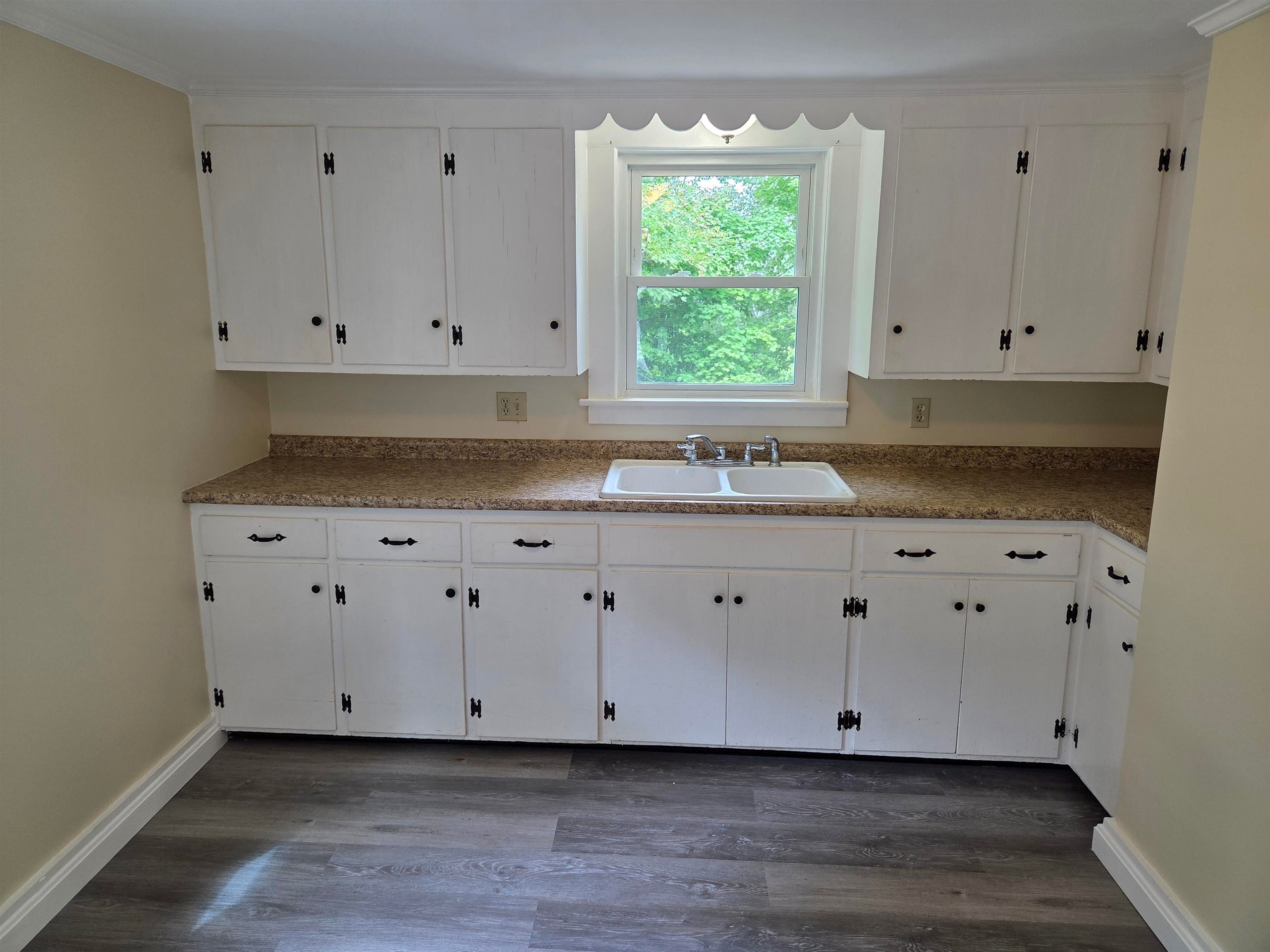 33 Upper Ladd Hill Road