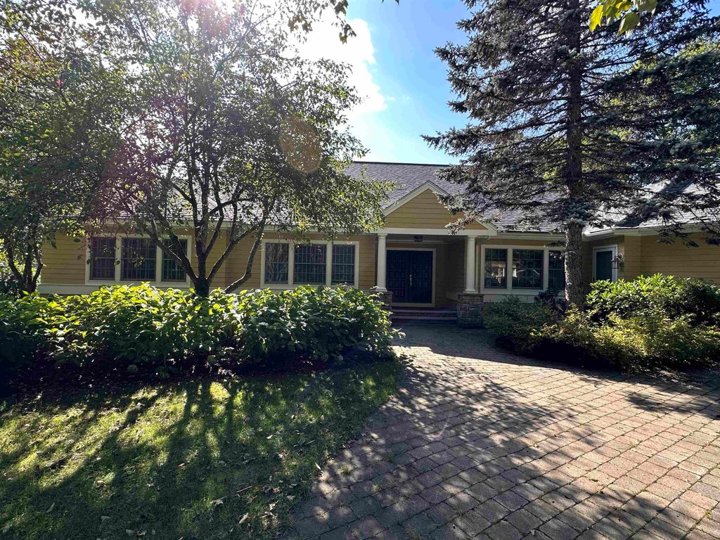 Photo of 29 Campfire Circle, Alton, NH 03809 (MLS # 5112598)