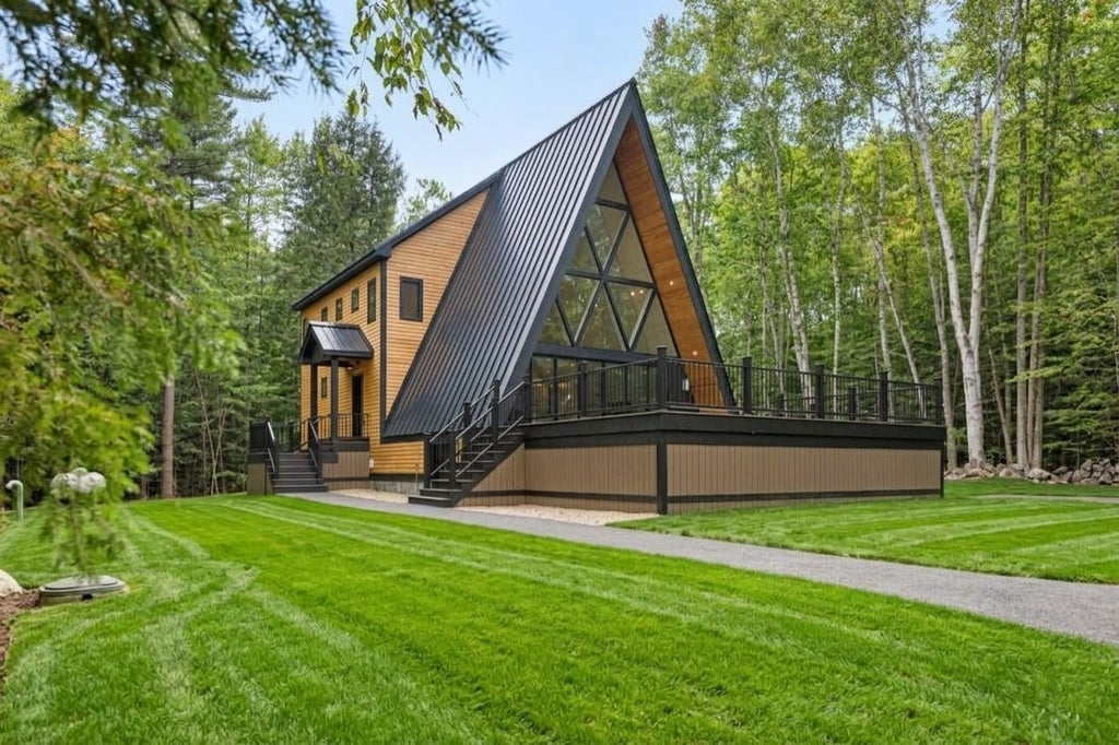 Photo of 94 Cindy's Lane, Campton, NH 03223 (MLS # 5111150)