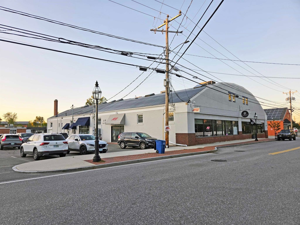 Photo of 953 Islington Street #3, Portsmouth, NH 03801 (MLS # 5114462)