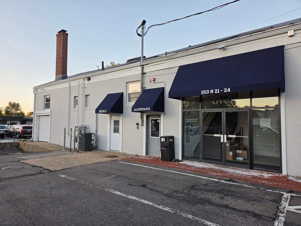 Photo of 953 Islington Street #3, Portsmouth, NH 03801 (MLS # 5114462)