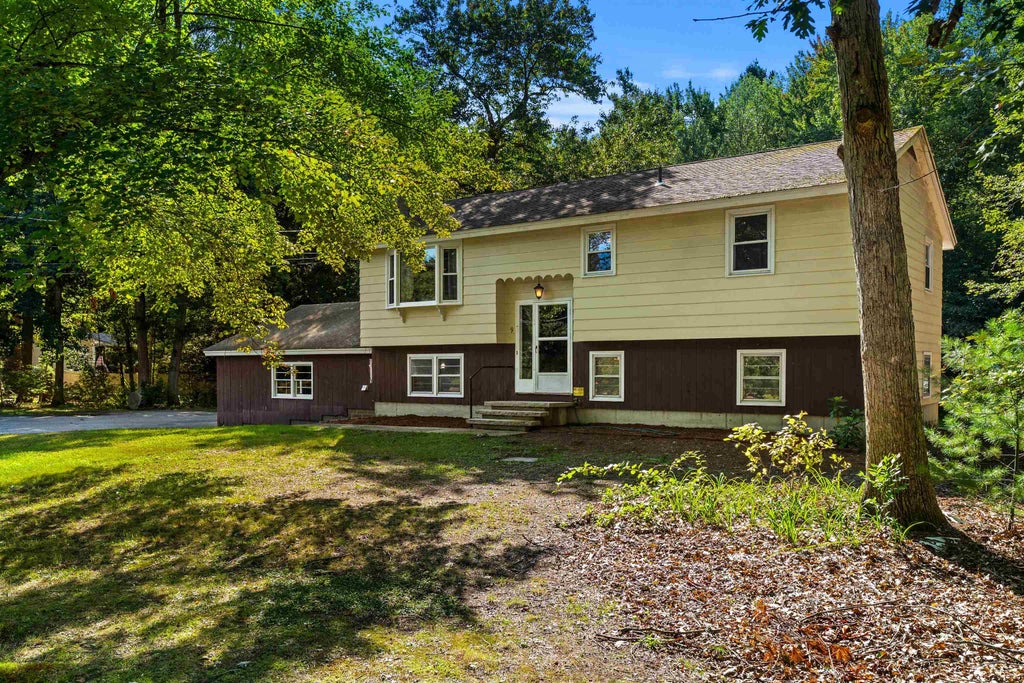 Photo of 9 Brook Road, Litchfield, NH 03052 (MLS # 5110372)