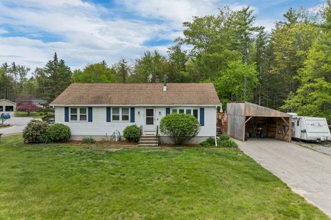 Photo of 42 Cameron Drive, Pittsfield, NH 03263 (MLS # 5091983)