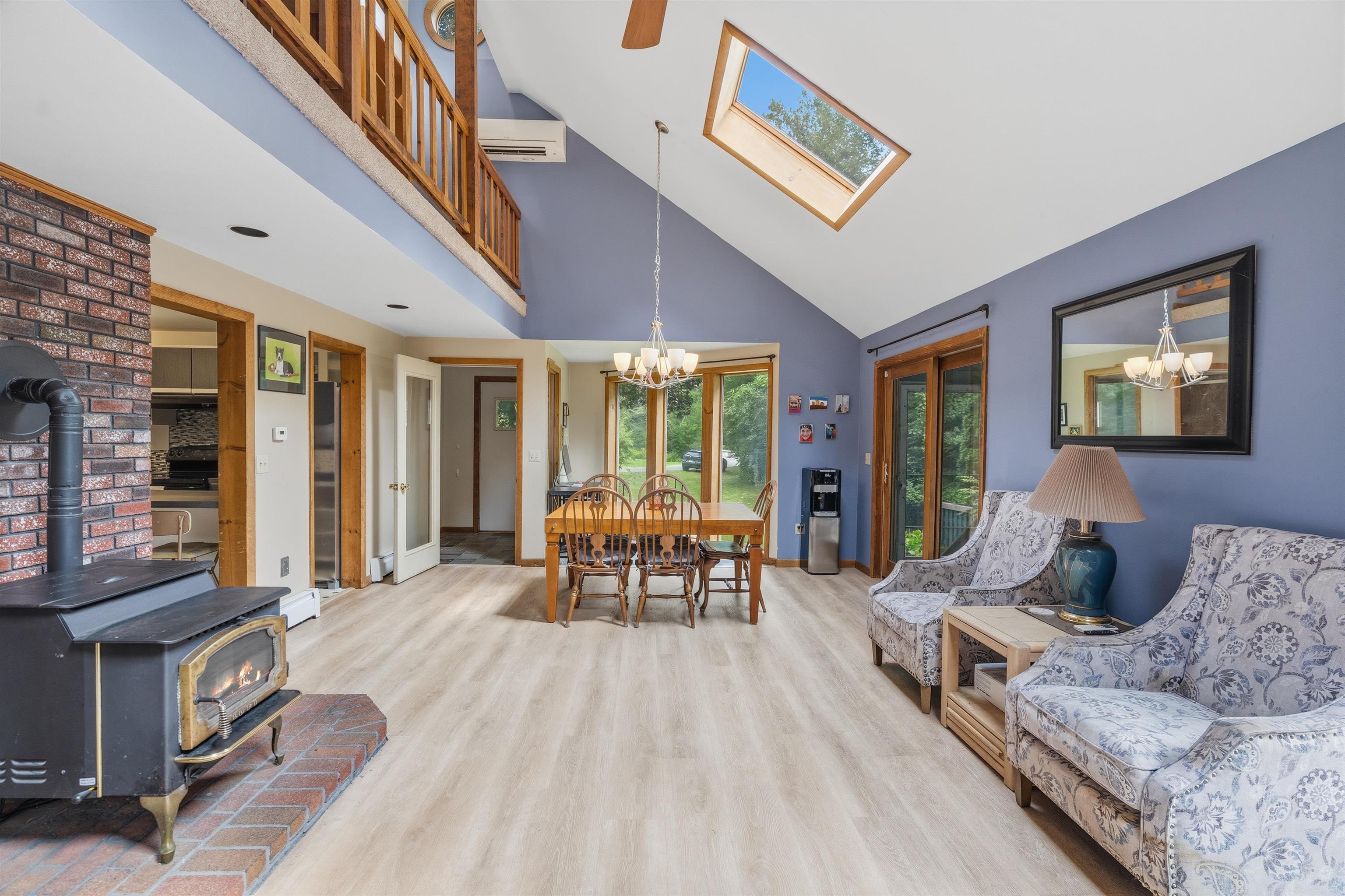 19 Pine Hollow Drive