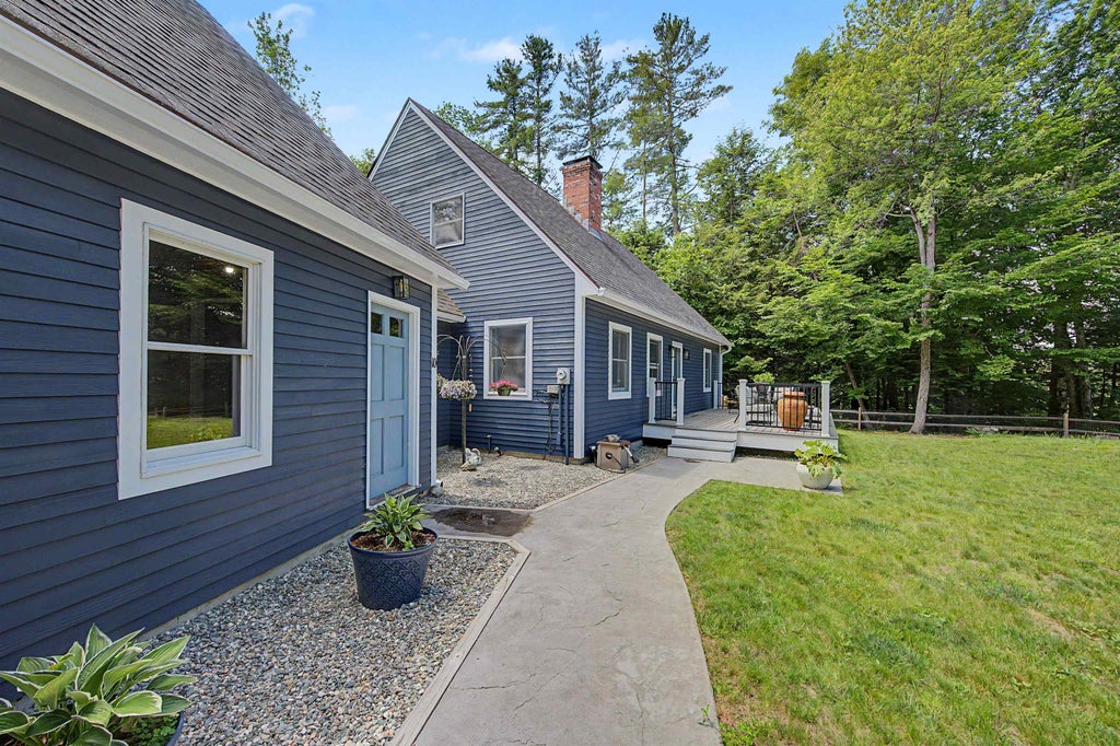 Photo of 10 Twin Birch Lane, Sunapee, NH 03782 (MLS # 5096498)