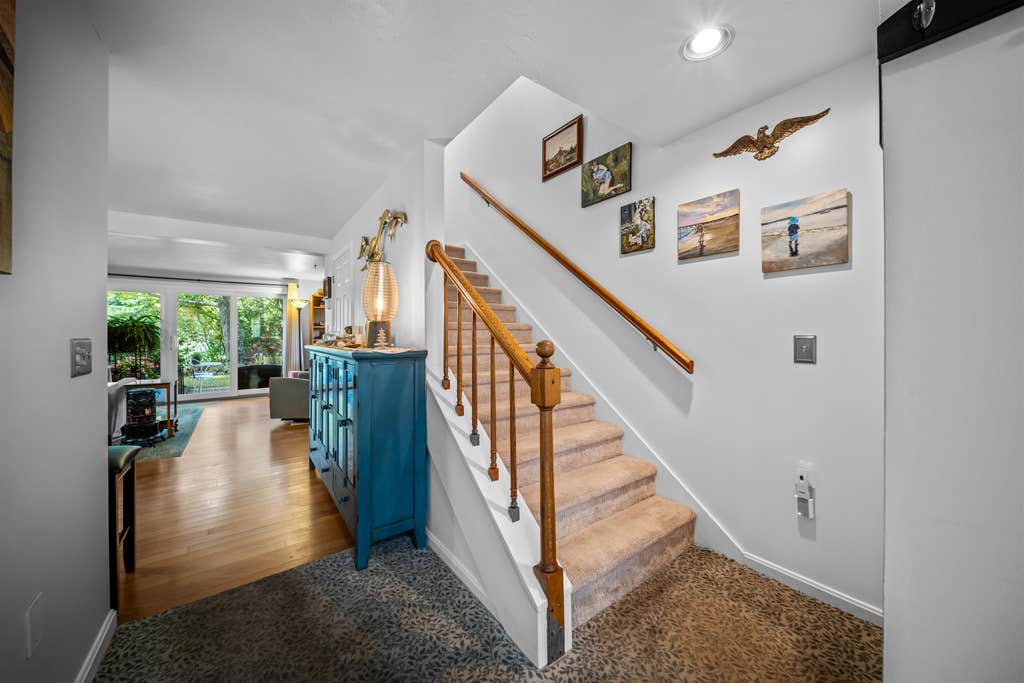Photo of 19 Surrey Run, Dover, NH 03820 (MLS # 5103697)