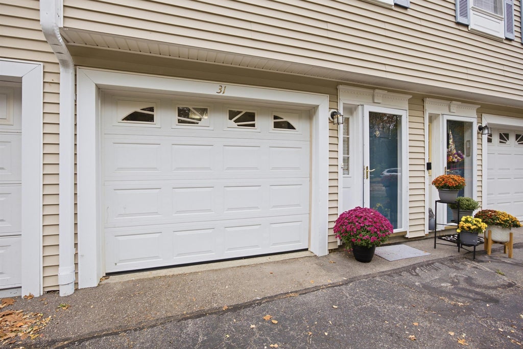 Photo of 1029 S Mammoth Road #31, Manchester, NH 03109 (MLS # 5113894)