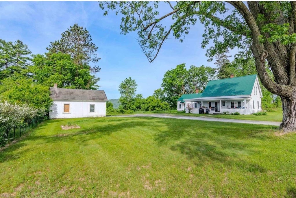 Photo of 3195 Dartmouth College Highway, Haverhill, NH 03774 (MLS # 5107555)