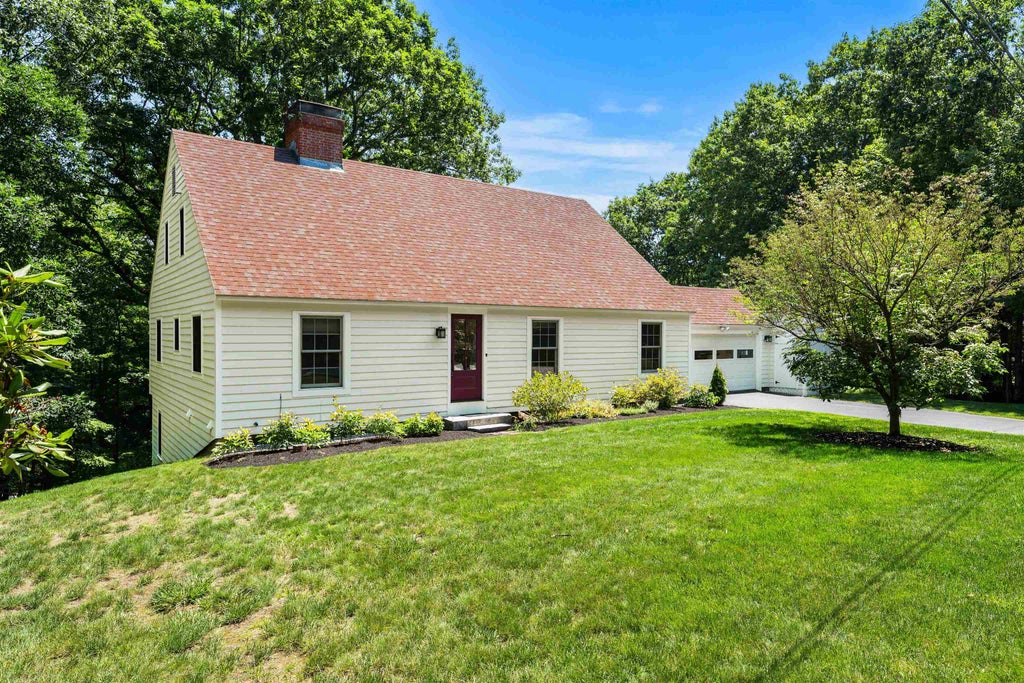 Photo of 41 Roberts Road, Hopkinton, NH 03229 (MLS # 5097554)