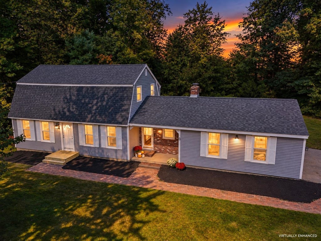 Photo of 5 Arrowhead Road, Derry, NH 03038 (MLS # 5109986)