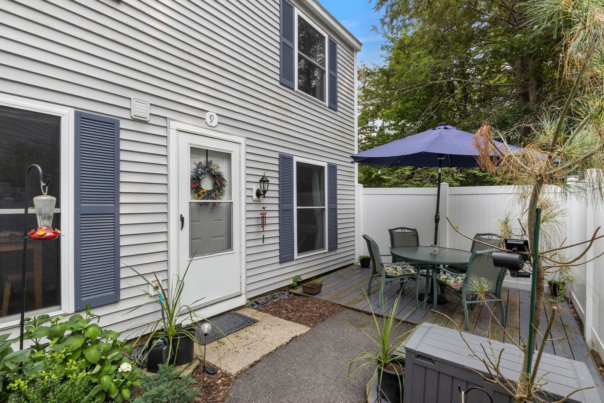 9 Hemlock Forest Drive