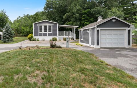 Photo of 3 Bay Street, Hudson, NH 03051 (MLS # 5098743)