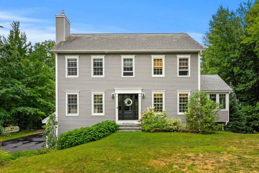 Photo of 143 Ridgetop Lane, Henniker, NH 03242 (MLS # 5105746)
