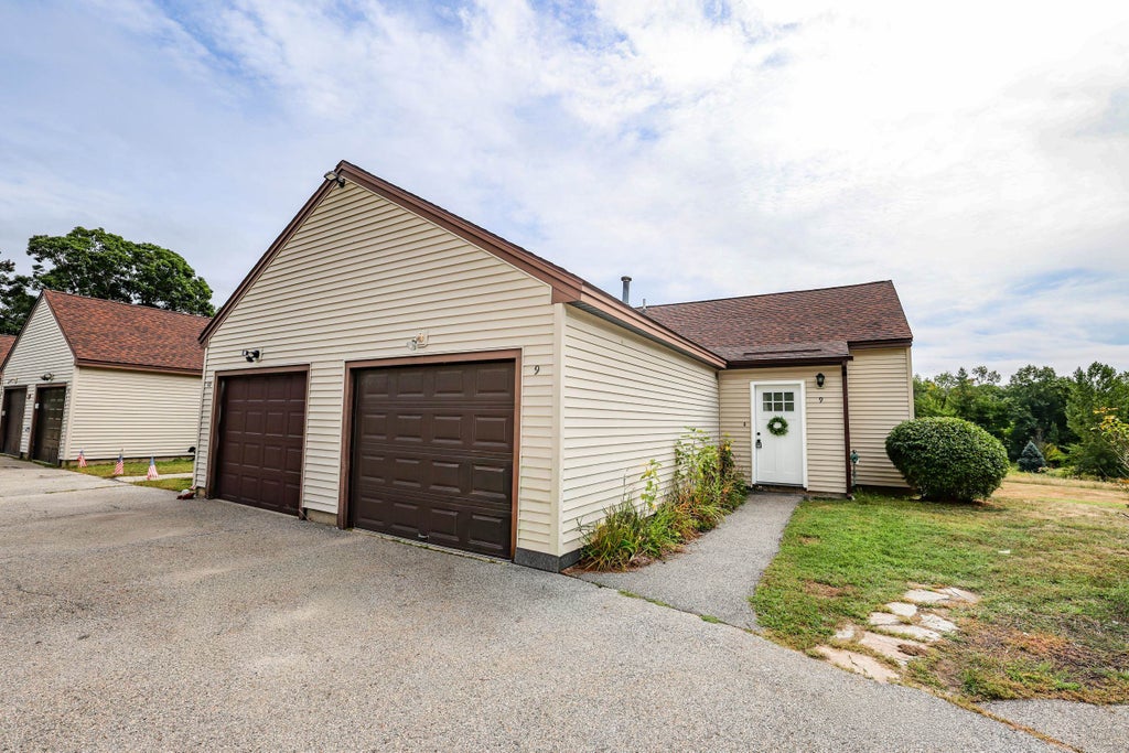 Photo of 9 Dustin Homestead #A, Rochester, NH 03867 (MLS # 5109167)