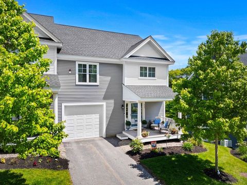 Photo of 235 Knollwood Way, Manchester, NH 03102 (MLS # 5091603)