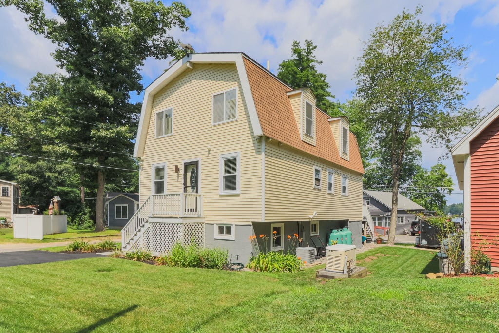 Photo of 11 Tabor Road, Hampstead, NH 03841 (MLS # 5104819)