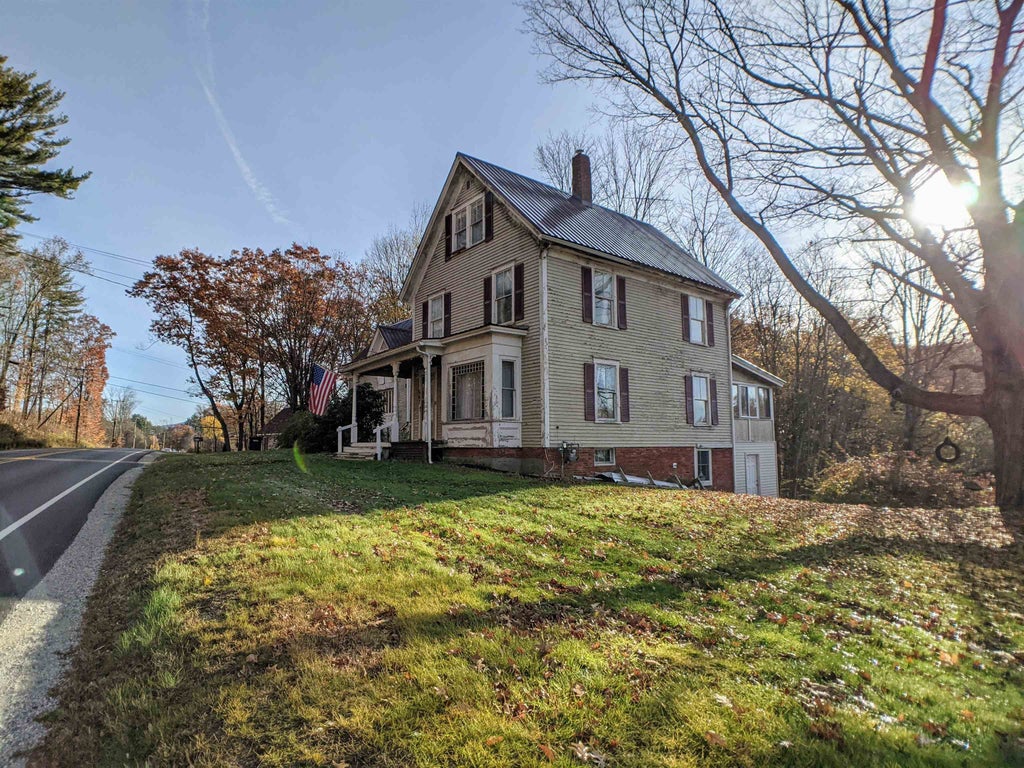 Photo of 667 Laconia Road, Tilton, NH 03276 (MLS # 5114108)