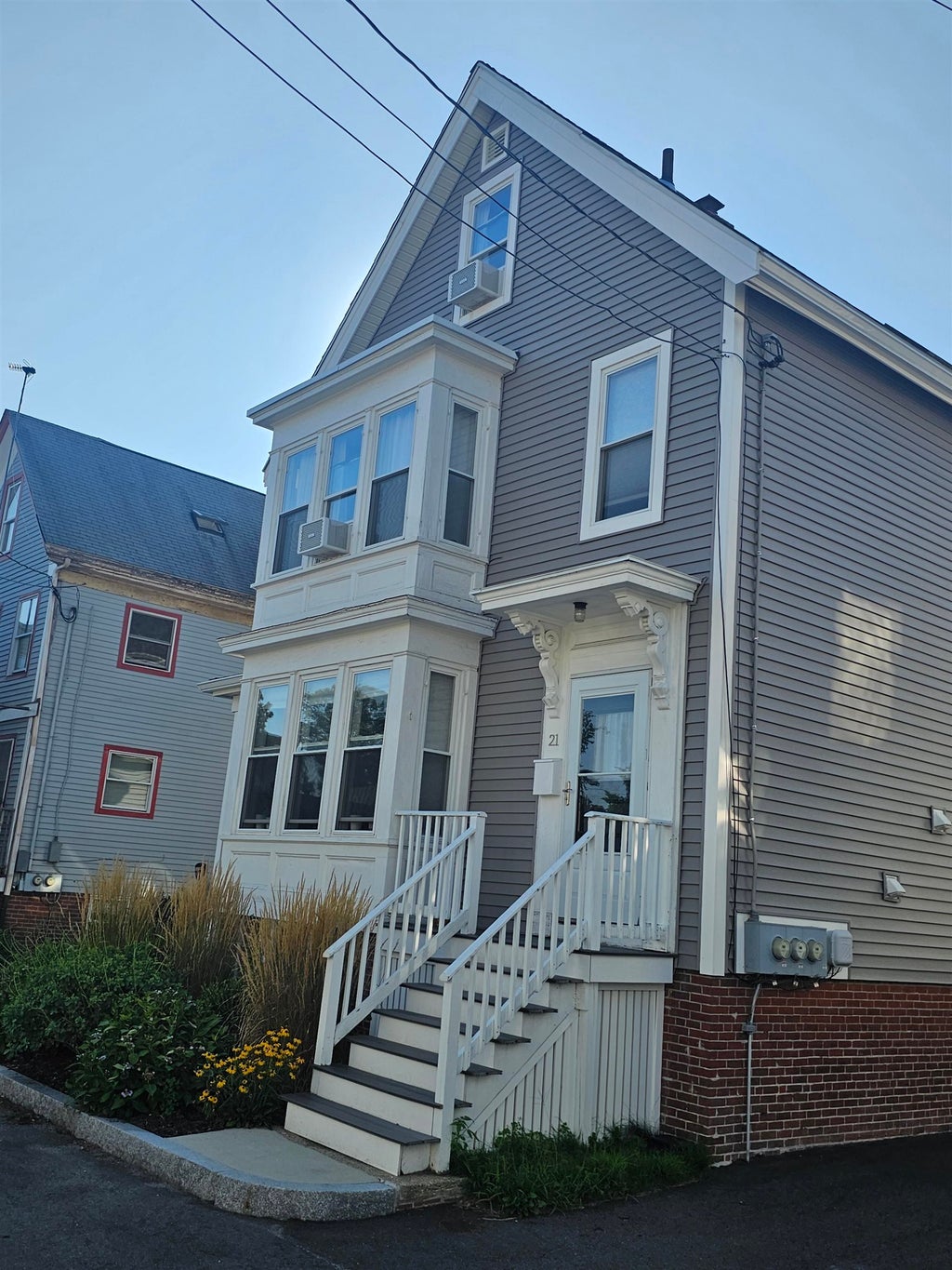 Photo of 23 Columbia Court, Portsmouth, NH 03801 (MLS # 5112559)