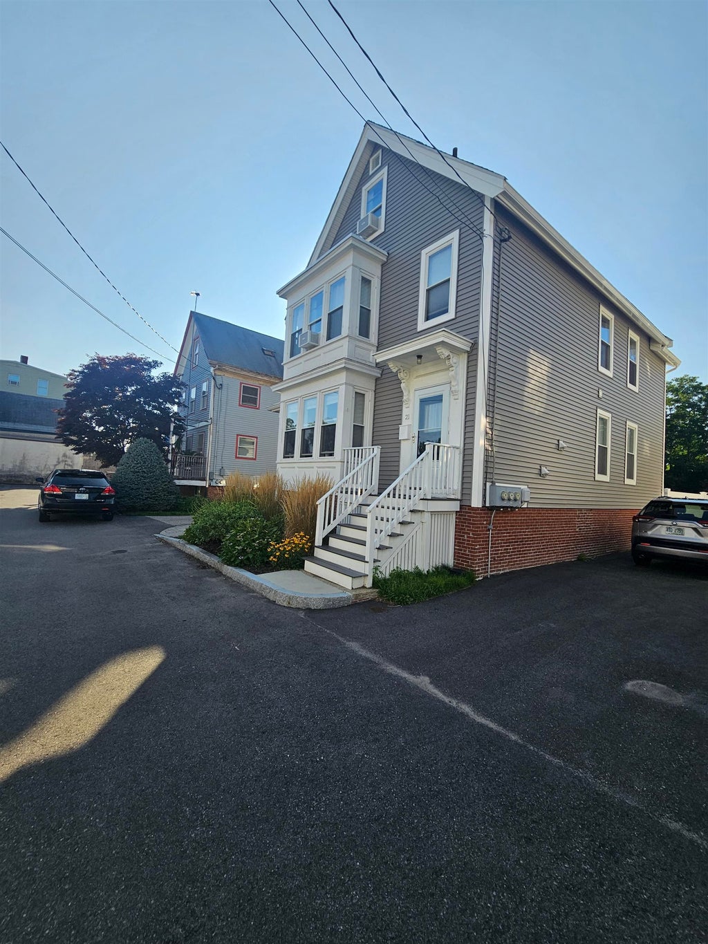 Photo of 23 Columbia Court, Portsmouth, NH 03801 (MLS # 5112559)